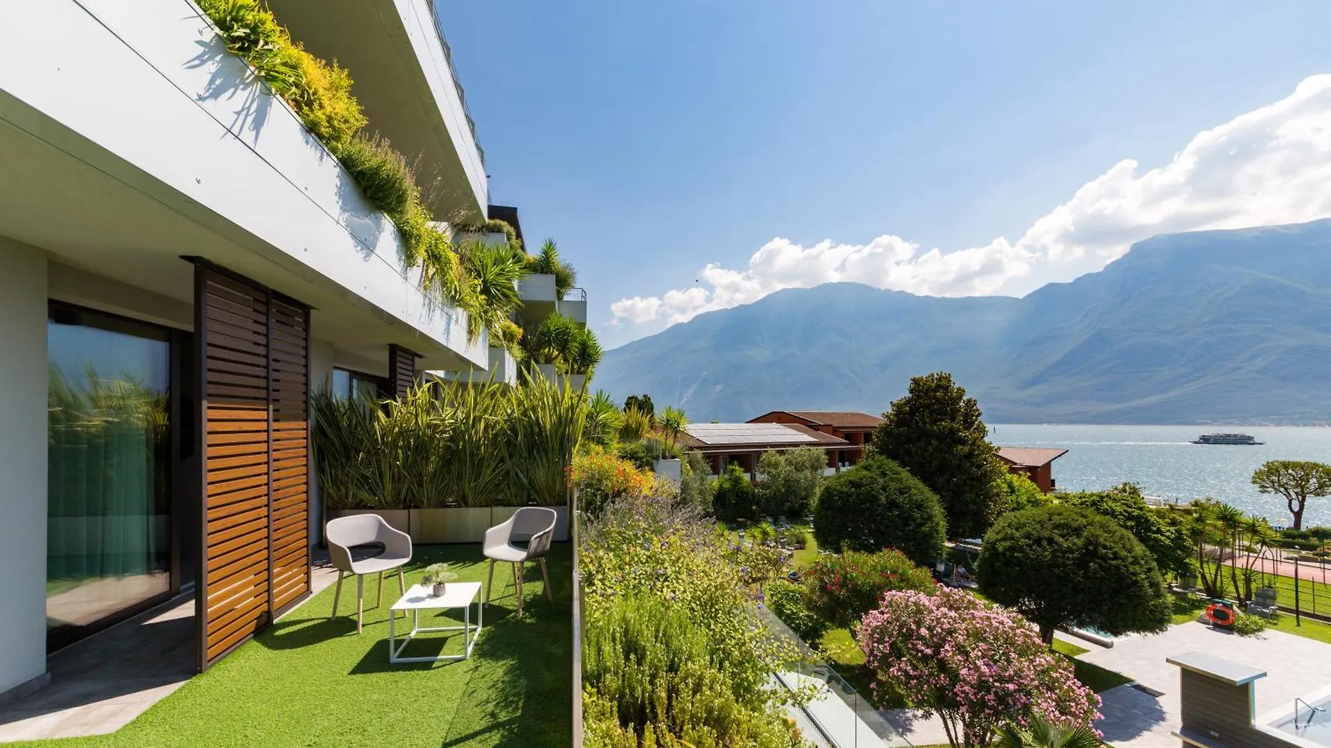 Hotel La Fiorita Limone sul Garda 4*,  Italy