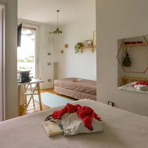 Duomo Views, Light, Jungle-inspired With Terrace Apartamento