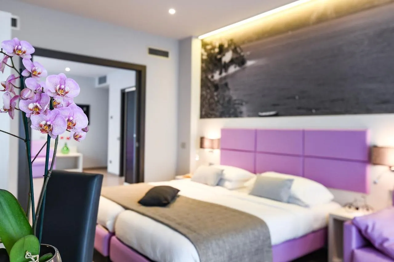 לימונה סול גרדה Hotel La Fiorita  לימונה סול גרדה