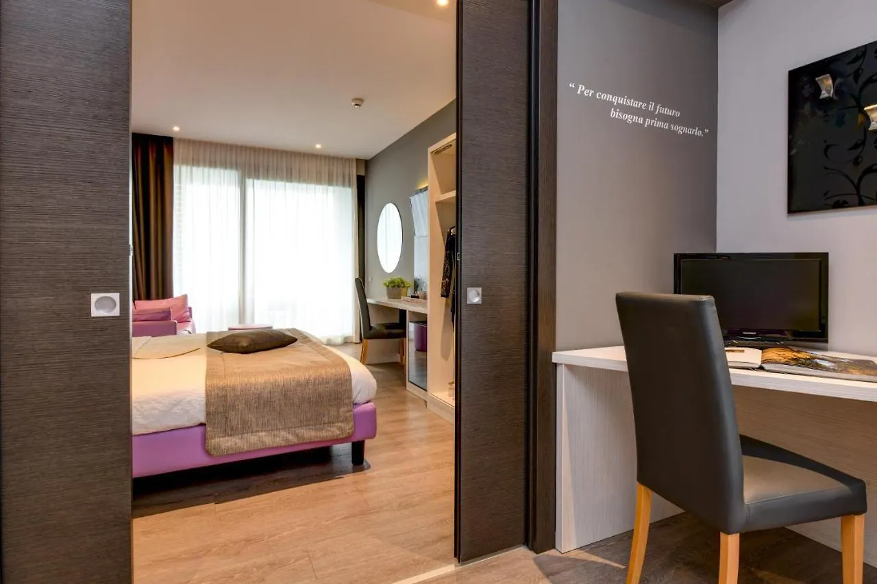 לימונה סול גרדה Hotel La Fiorita לימונה סול גרדה
